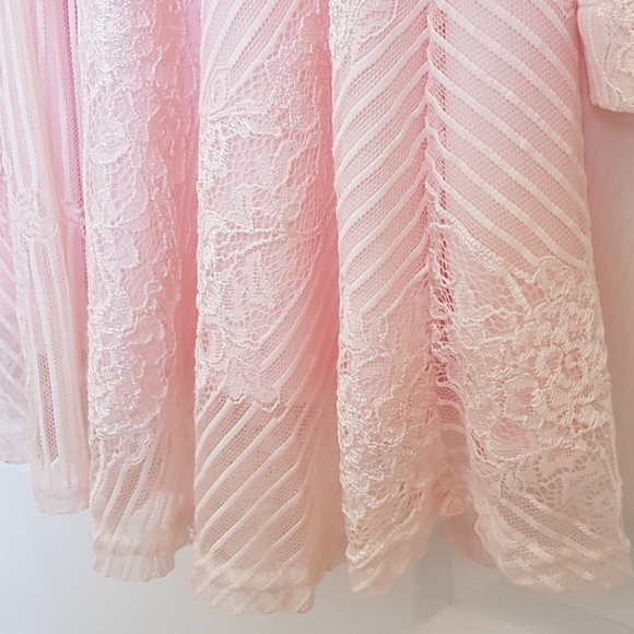 🇺🇦Ukraine fundraiser: L'ATISTE Pink Lace Dress - Picture 3 of 10